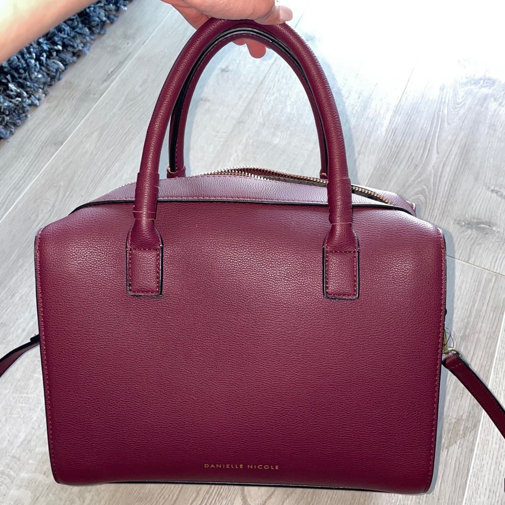 DANIELLE NICOLE ERIKA SATCHEL! NWT!